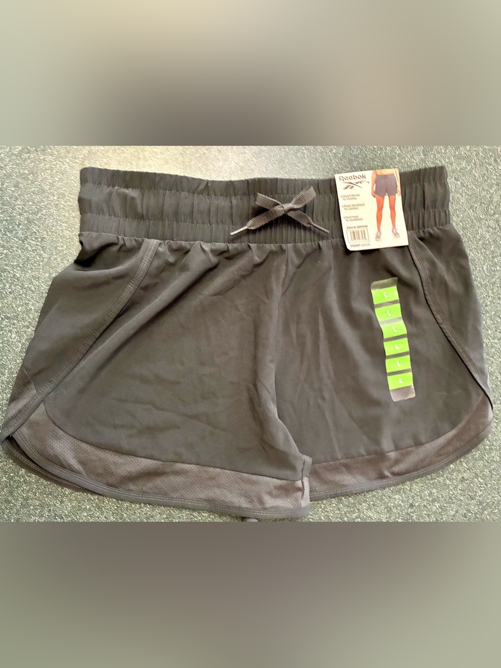 Women’s Reebok Shorts (L)